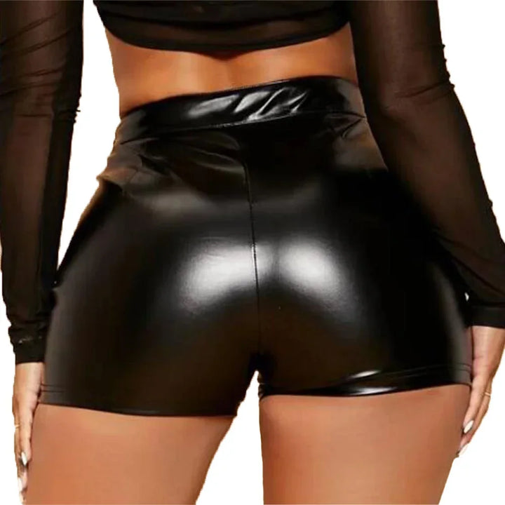 Shiny leather short